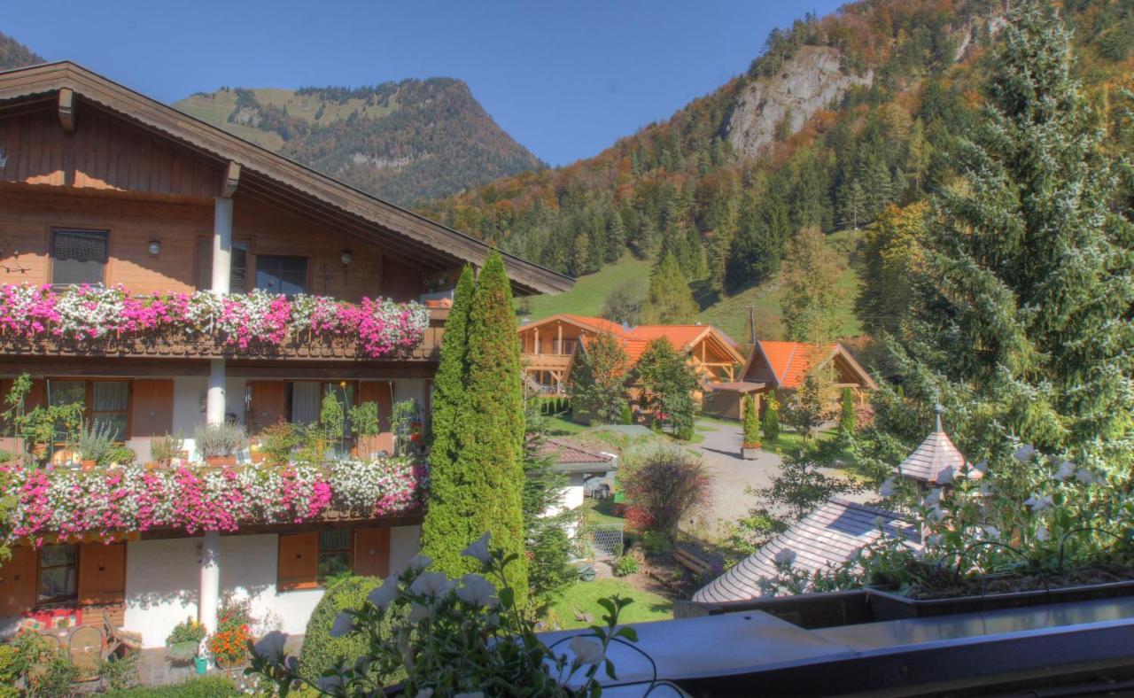 Mountain Inn Chalets & Apartments Вальхзе Экстерьер фото